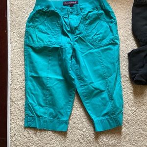 Women’s capris size 6